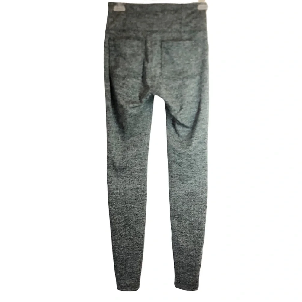 Athleta Pocket Leggings Chevron Herringbone Gray Women's Size XS - Picture 3 of 12